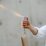 pepper-spray-sabre-f15-lgusg-02-gel-54oz-16ml-light-gray-krikos-3-e1695292992139